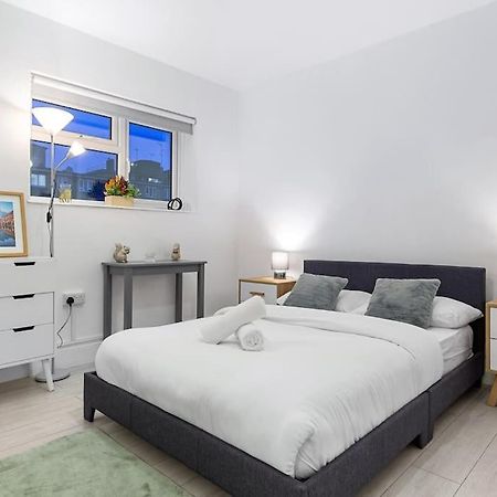Holiday Home Near Kings Cross Sleep 12 Sp7 Londra Esterno foto