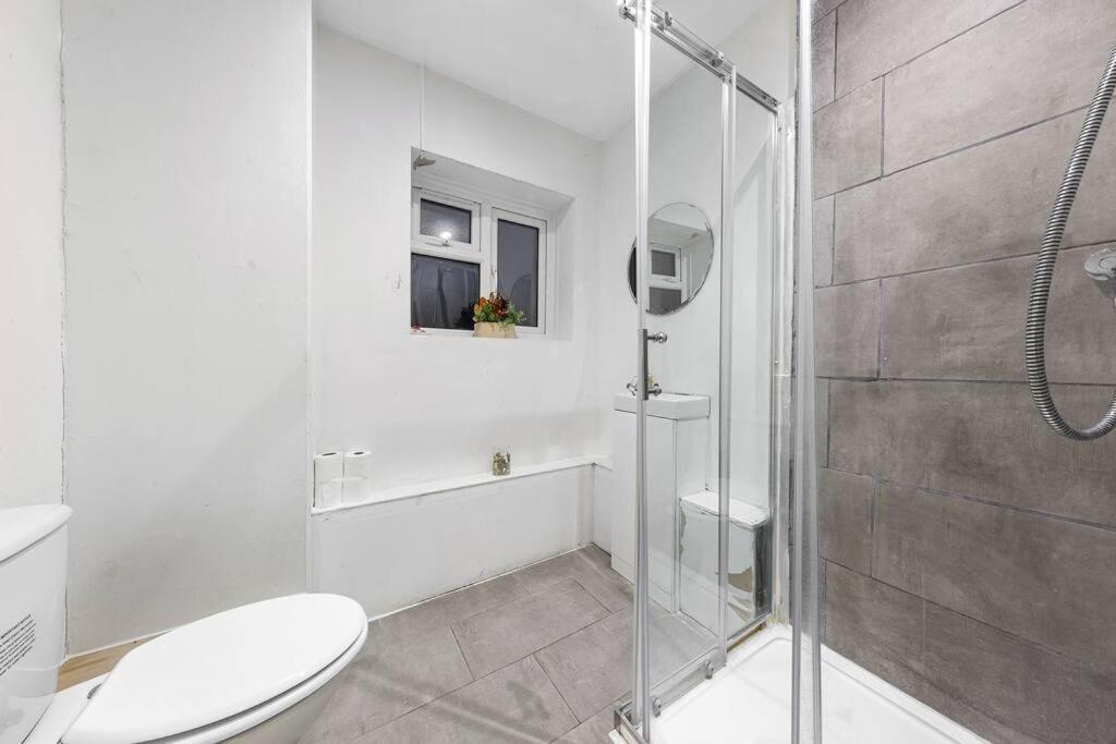 Holiday Home Near Kings Cross Sleep 12 Sp7 Londra Esterno foto