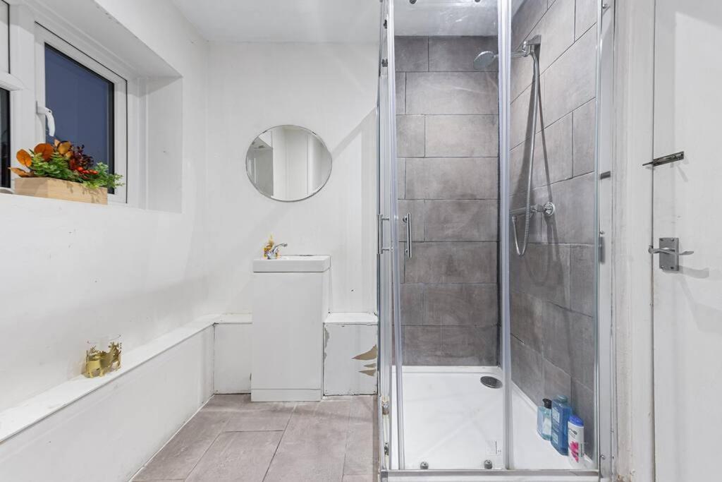 Holiday Home Near Kings Cross Sleep 12 Sp7 Londra Esterno foto