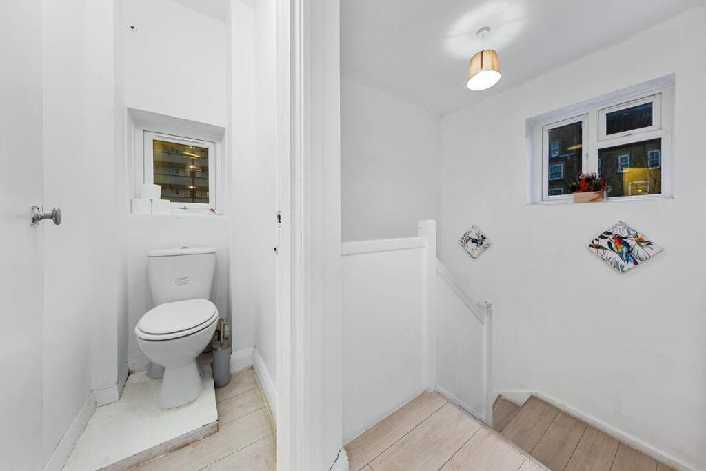 Holiday Home Near Kings Cross Sleep 12 Sp7 Londra Esterno foto