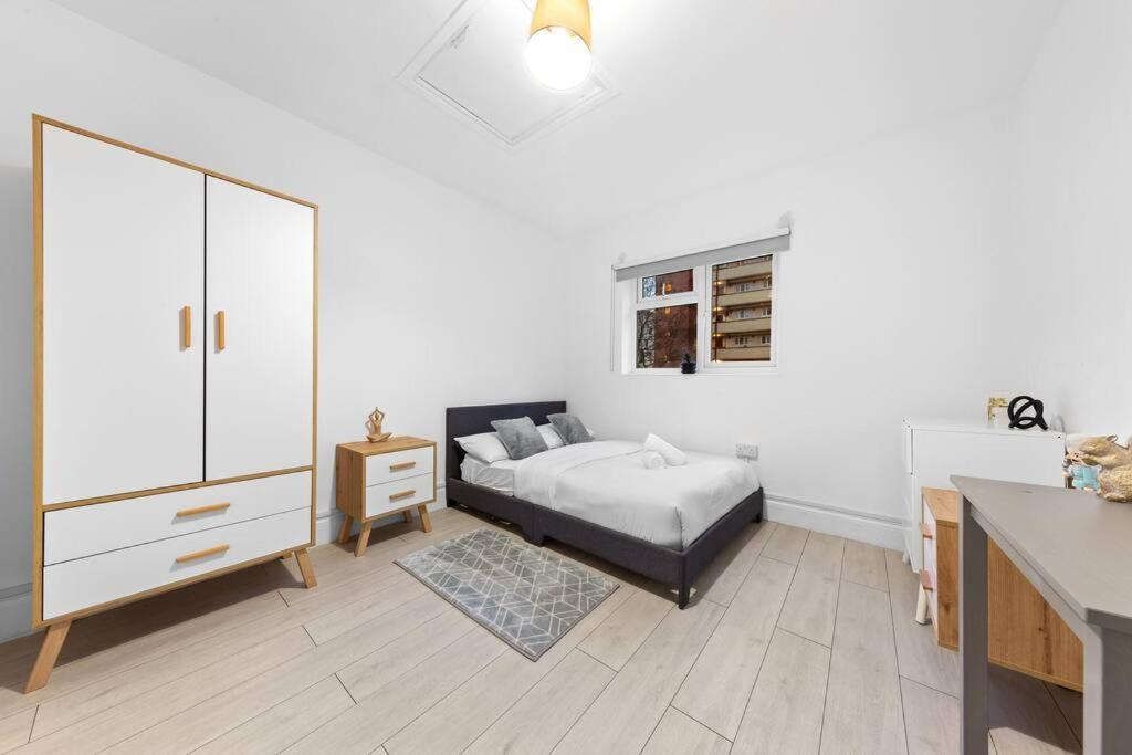 Holiday Home Near Kings Cross Sleep 12 Sp7 Londra Esterno foto