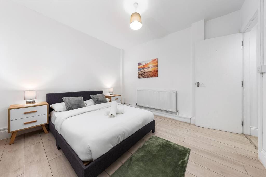 Holiday Home Near Kings Cross Sleep 12 Sp7 Londra Esterno foto
