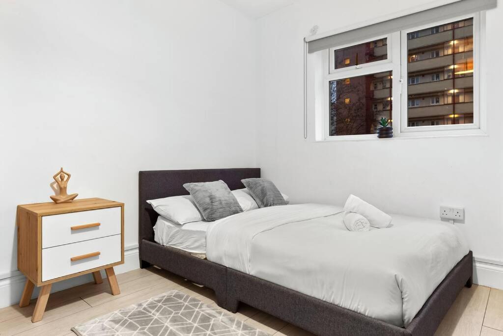 Holiday Home Near Kings Cross Sleep 12 Sp7 Londra Esterno foto