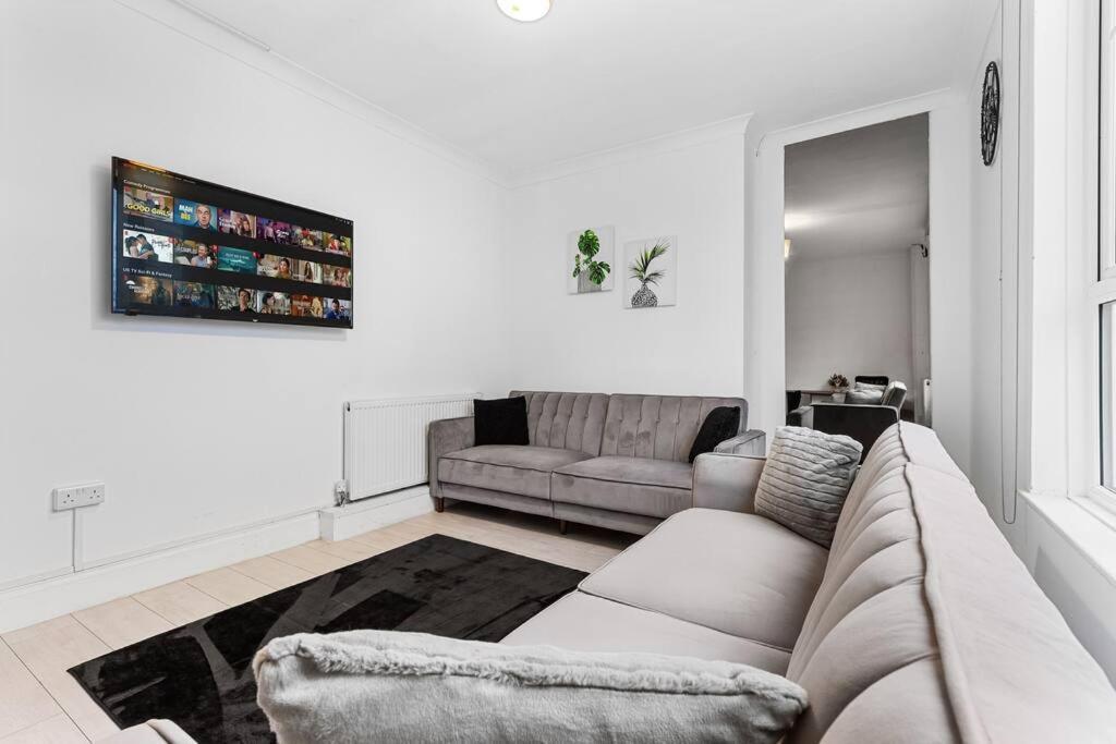 Holiday Home Near Kings Cross Sleep 12 Sp7 Londra Esterno foto