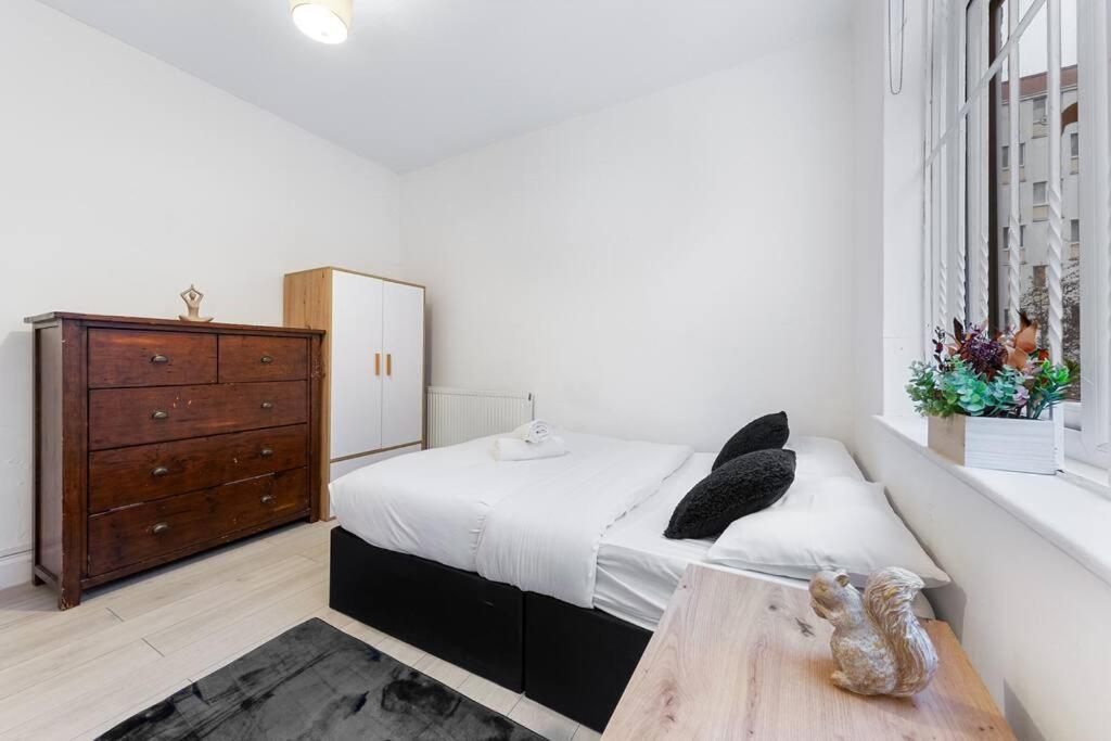 Holiday Home Near Kings Cross Sleep 12 Sp7 Londra Esterno foto