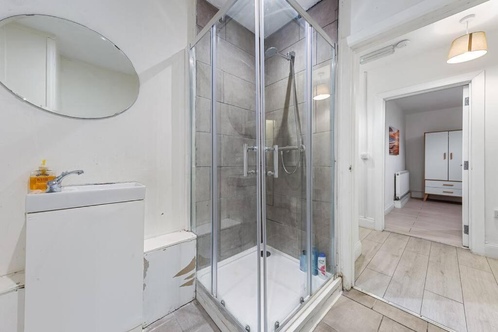 Holiday Home Near Kings Cross Sleep 12 Sp7 Londra Esterno foto