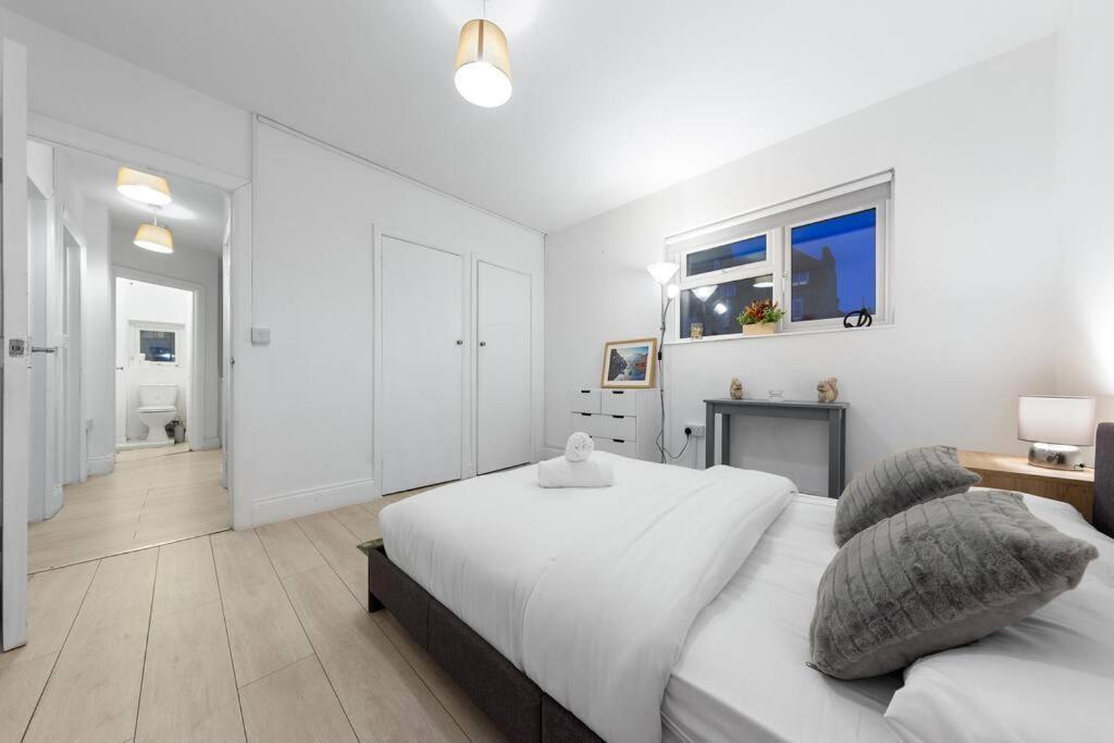 Holiday Home Near Kings Cross Sleep 12 Sp7 Londra Esterno foto