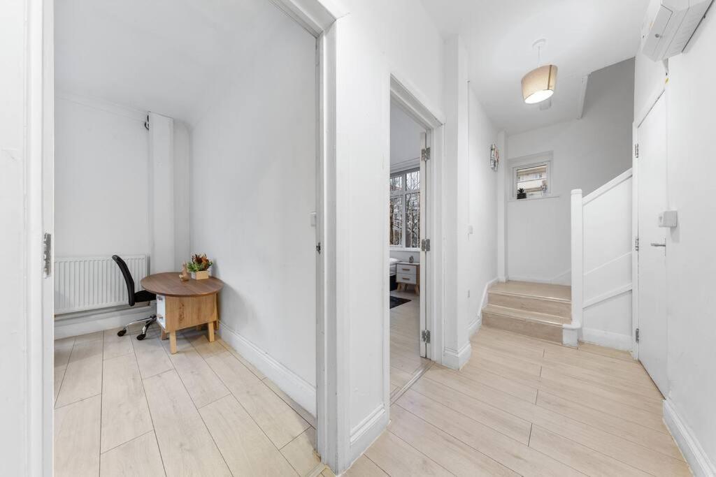 Holiday Home Near Kings Cross Sleep 12 Sp7 Londra Esterno foto
