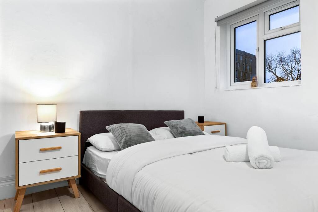 Holiday Home Near Kings Cross Sleep 12 Sp7 Londra Esterno foto