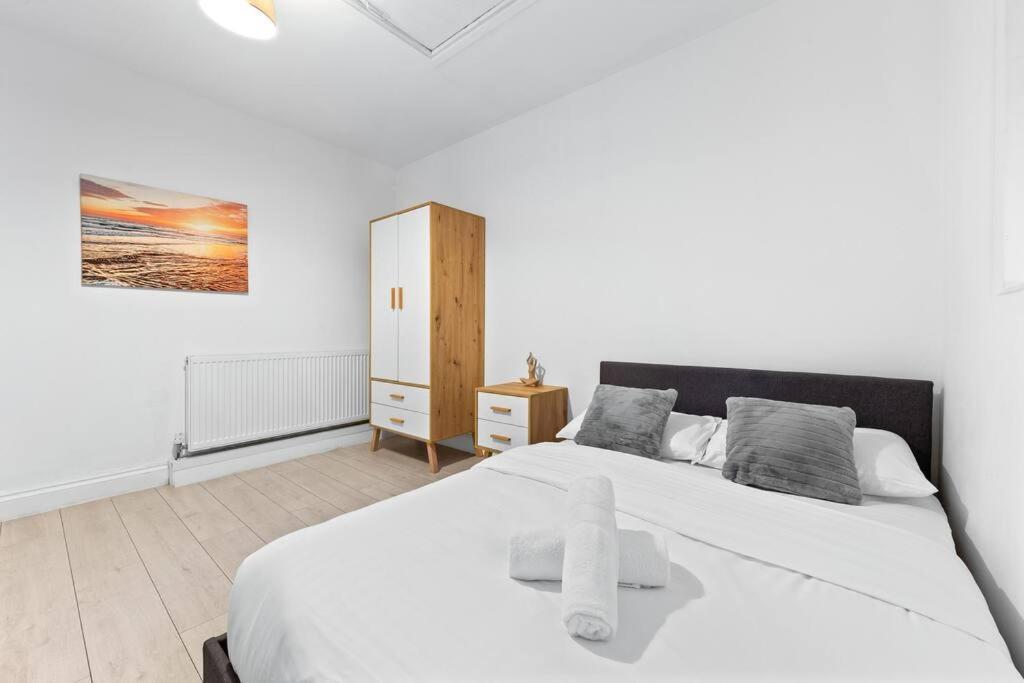 Holiday Home Near Kings Cross Sleep 12 Sp7 Londra Esterno foto