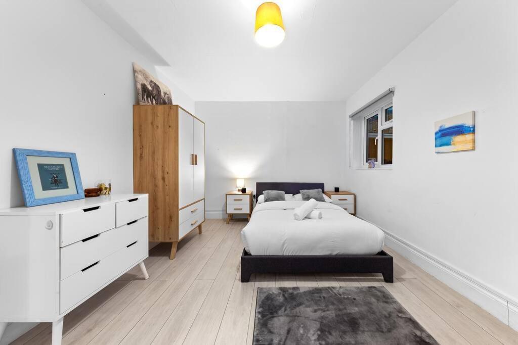 Holiday Home Near Kings Cross Sleep 12 Sp7 Londra Esterno foto