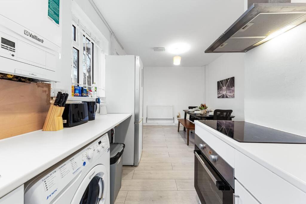 Holiday Home Near Kings Cross Sleep 12 Sp7 Londra Esterno foto