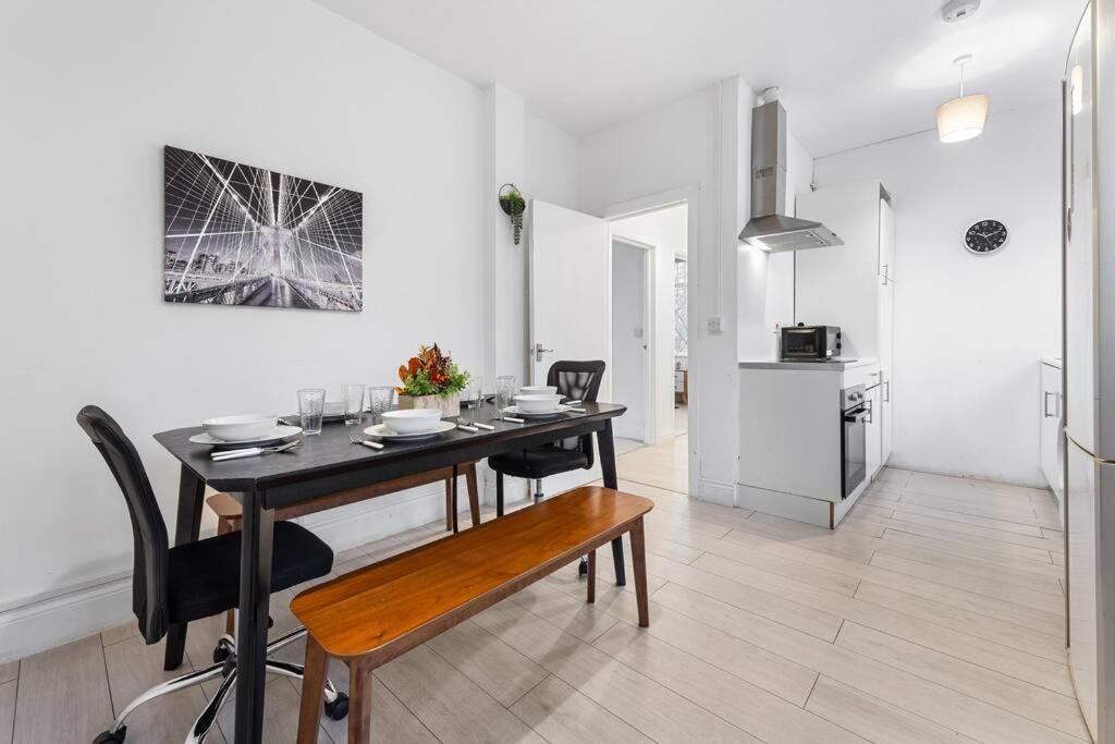 Holiday Home Near Kings Cross Sleep 12 Sp7 Londra Esterno foto