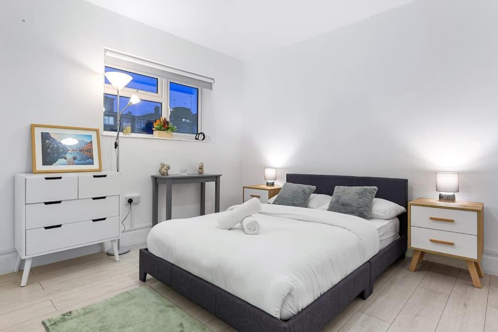 Holiday Home Near Kings Cross Sleep 12 Sp7 Londra Esterno foto