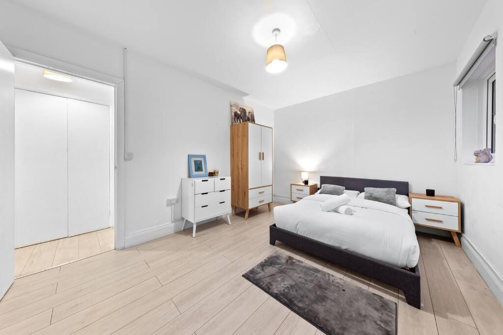 Holiday Home Near Kings Cross Sleep 12 Sp7 Londra Esterno foto